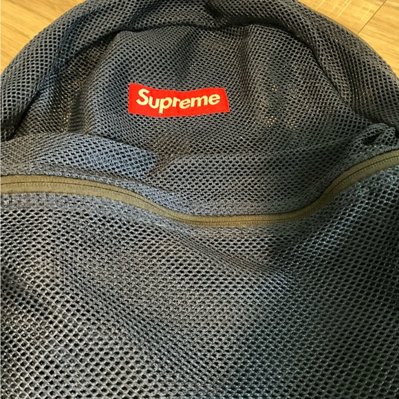 Authentic SUPREME Mesh Backpack - Navy - Picture 2 of 5